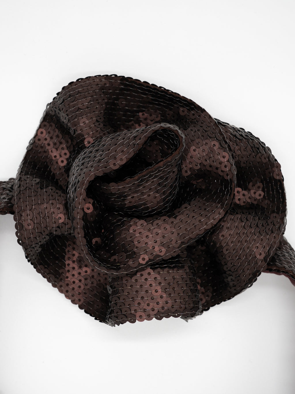 Róża z cekinów na pasku