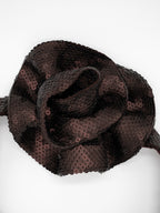 Róża z cekinów na pasku