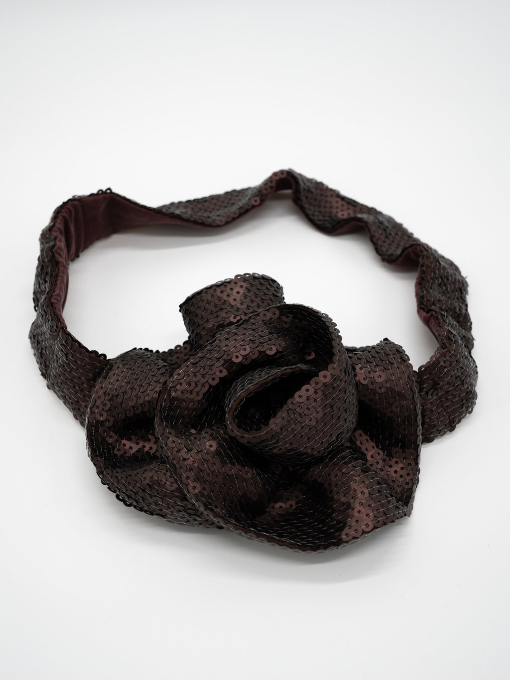 Róża z cekinów na pasku