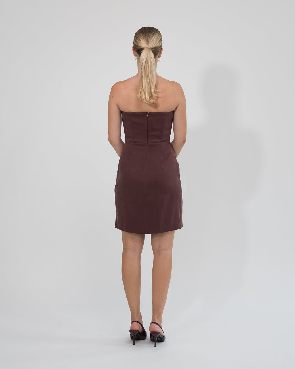 Sukienka Bez ramion mini bordowa – tył
