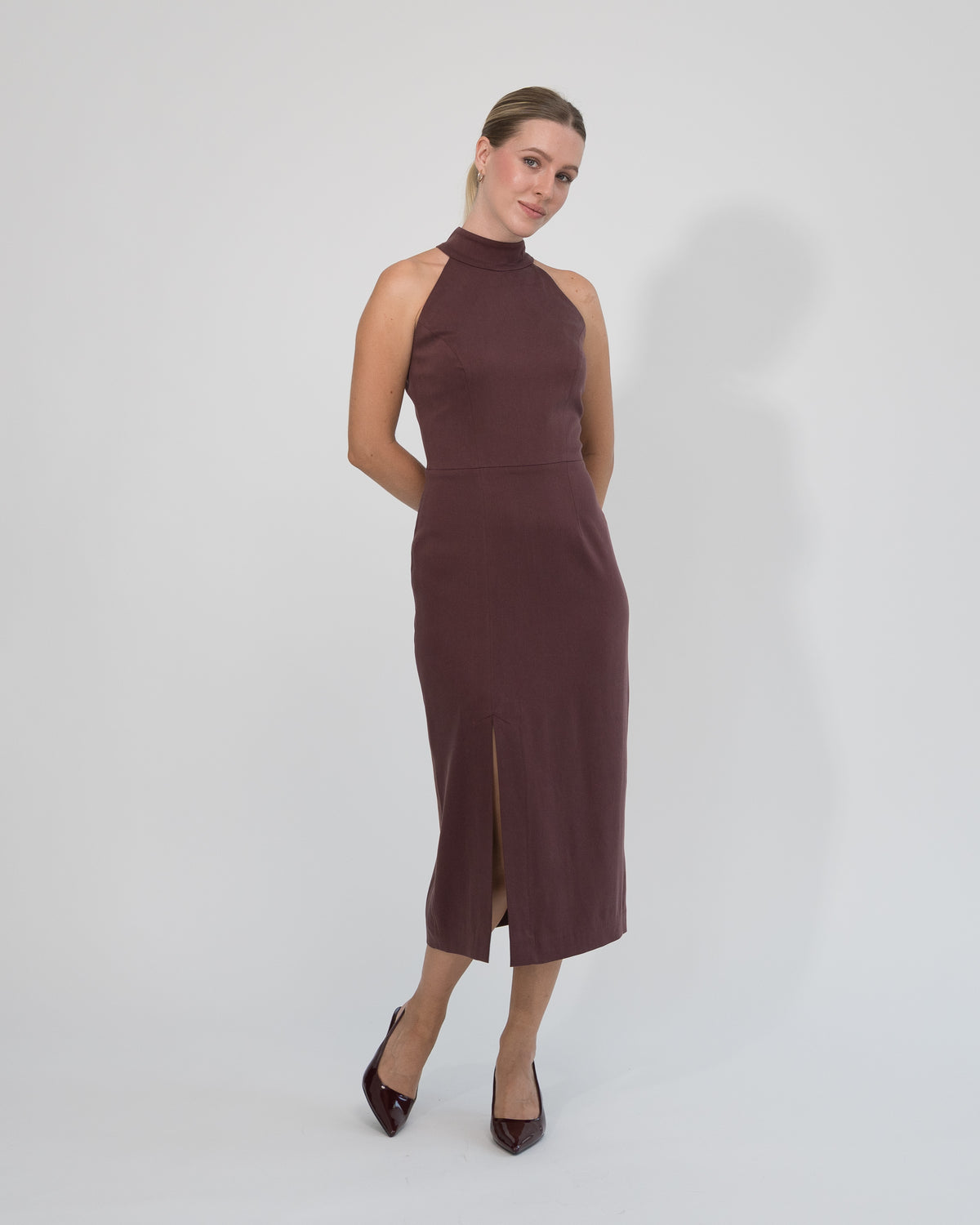 Sukienka Halter neck midi bordowa – przód
