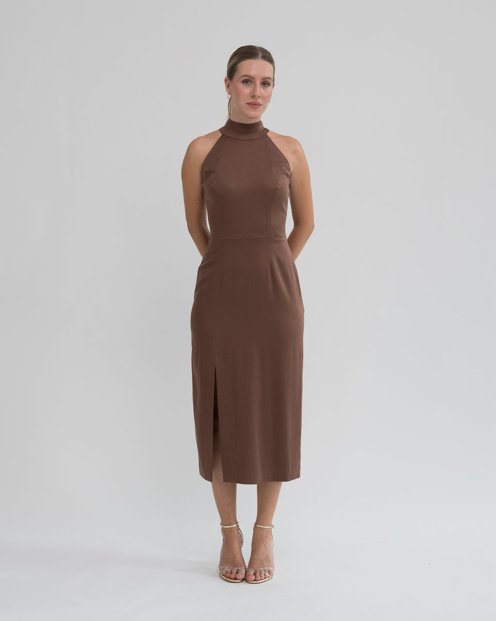 Sukienka Halter neck midi brązowa – przód