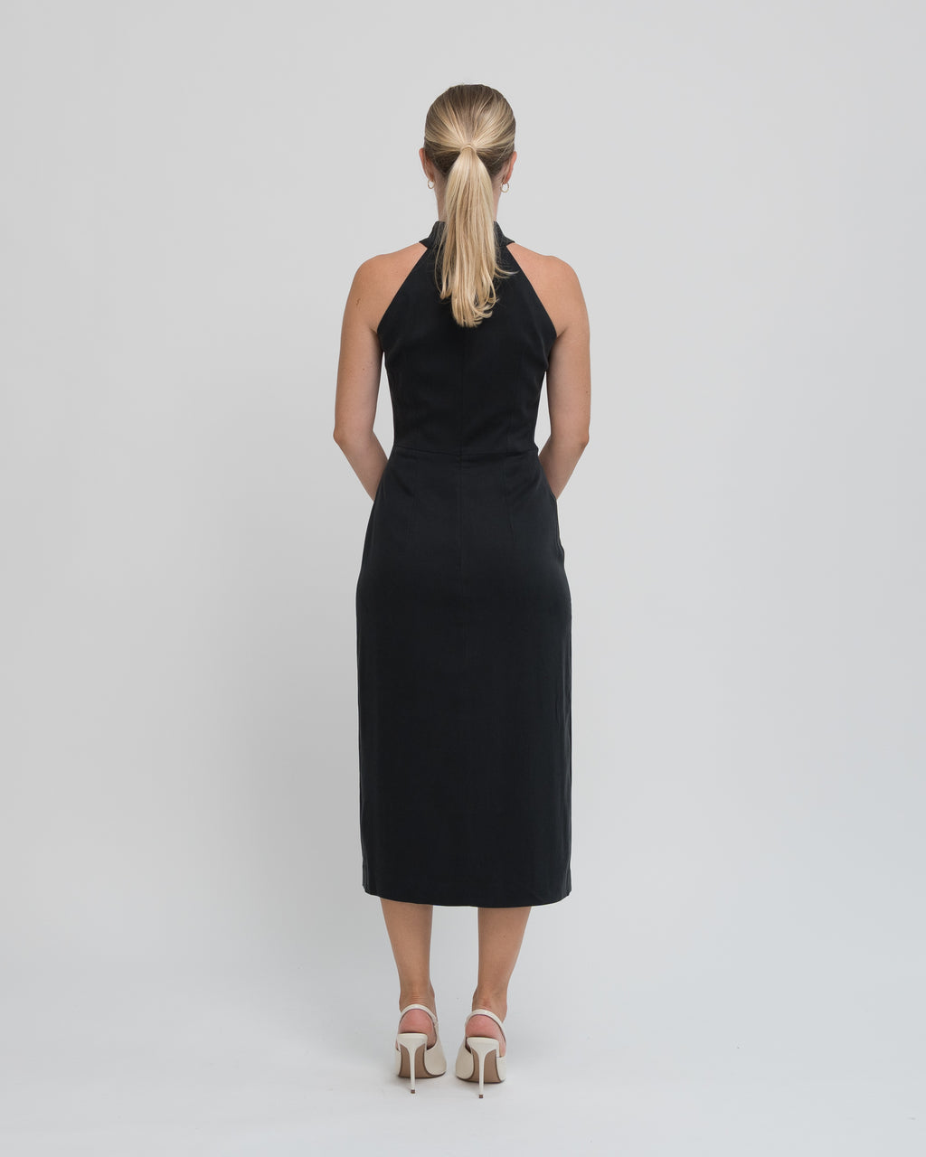 Sukienka Halter neck midi czarna – tył